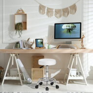 Taburetka na kolieskach OXANA s opierkou na nohy, Ø35cm, biela