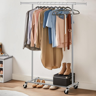 Stojan na oblečenie INEZ na kolieskach, max. 90 kg, 83,5x45x160cm, strieborná